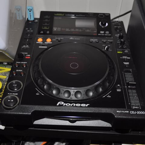 Pioneer CDJ 2000