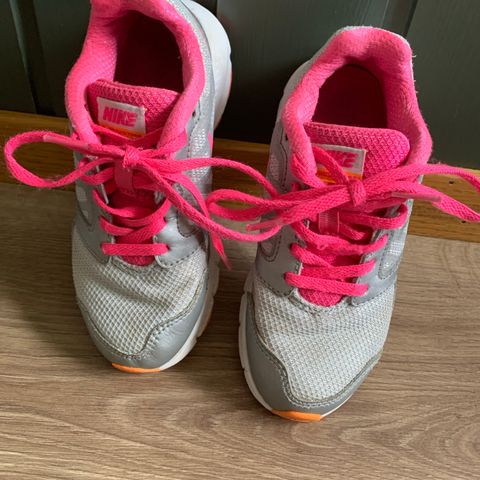 Fine sko fra Nike str 29,5