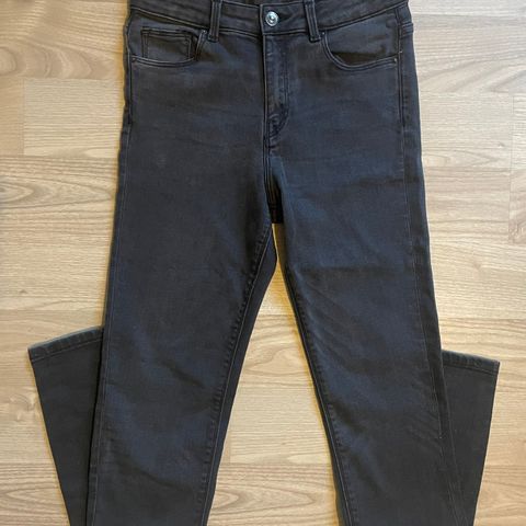 Zara High Rise Slim Fit Jeans - Elegant og komfortabel