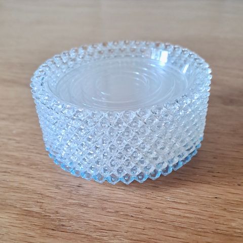 Retro glassbrikker i plast