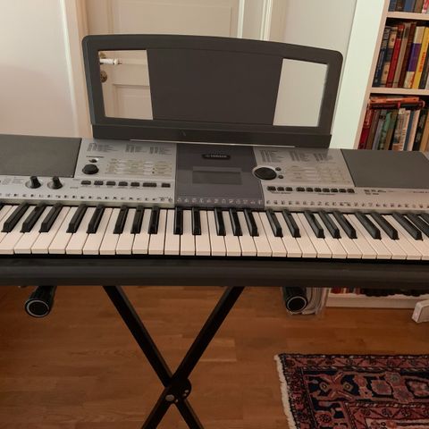 Yamaha keyboard Psr E403