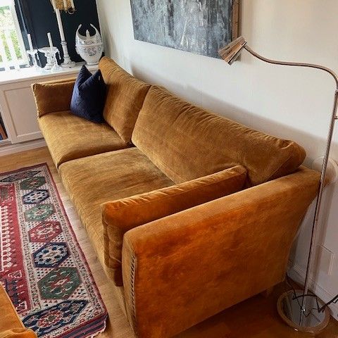 Flott sofa 2 stk. 4 seter + stol