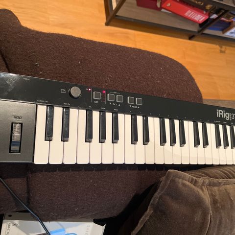 iRig Keys 37 USB keyboard selges