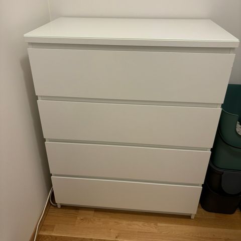 (Reservert) Malm kommode med 4 skuffer