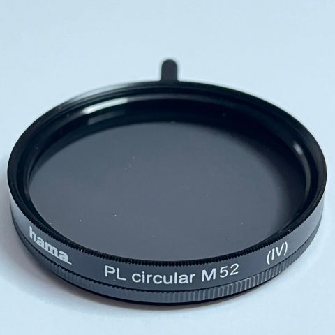 Polarisasjonsfilter, polariserende filter, polfilter og solblender. Alt til 52mm