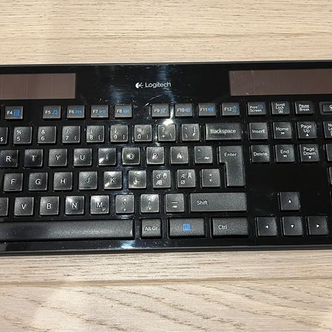 Logitech K750 tastatur