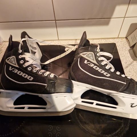 Baud V3000 hockeyskøyter str 43