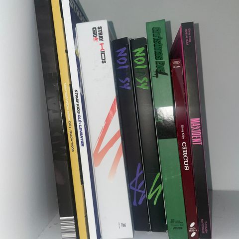 SKZ album med freebies