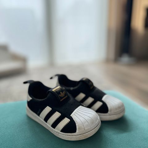 babysko Adidas str 22