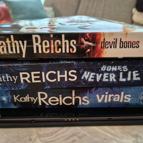 Kathy Reichs bøker på engelsk