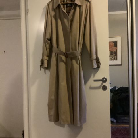 Burberry trenchcoat