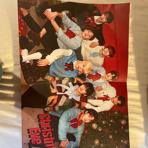 Christmas EveL stray kids plakat selges med tre photocards