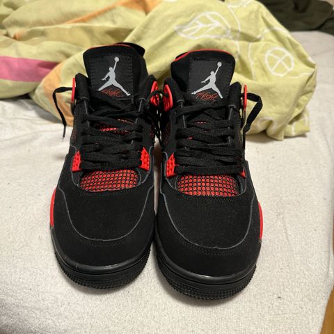 Jordan 4 red thunder