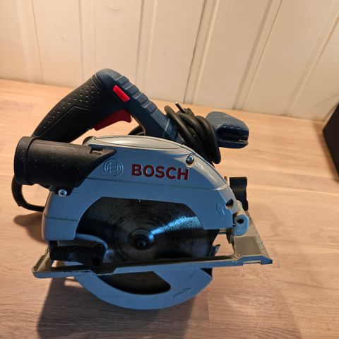 Bosch sirkelsag med forskjellige blade til.