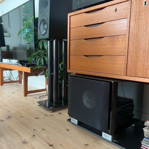 REL T7X Subwoofer