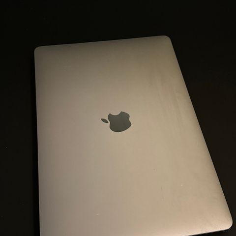 MacBook Pro 13’’ M1  - 500 GB - 16 GB ram + Hard Case