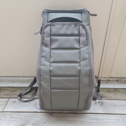 Db Hugger ryggsekk 30L moss grønt