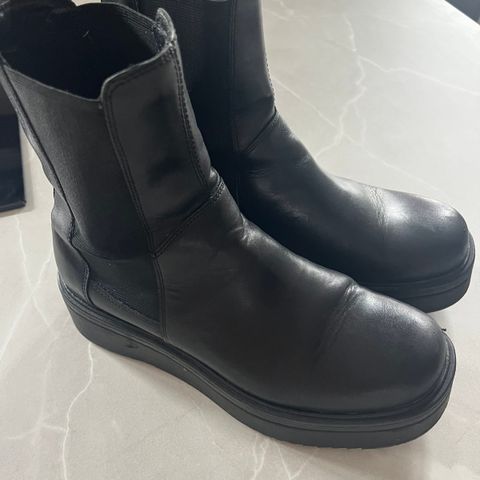 Vagabond boots