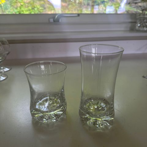 7 store glass og 4 små