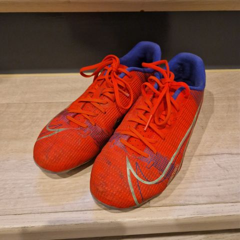 Nike fotballsko str 36