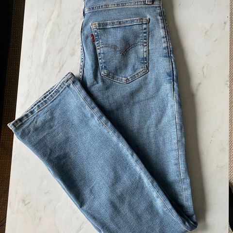 Levis jeans