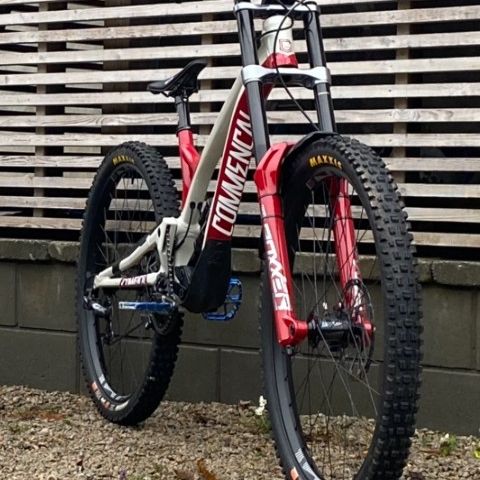 2020 Commencal Supreme dh 29 team. Str L