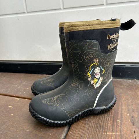 Dock boots Kaptein Sabeltann