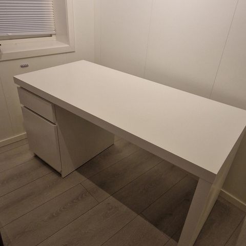 Ikea malm skrivebord