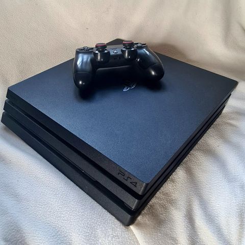 Playstation 4 Pro 1TB – Strøken tilstand