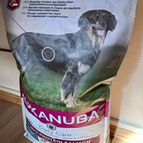 Eukanuba Dog Adult Daily Care Mono-Protein Salmon 10 kg