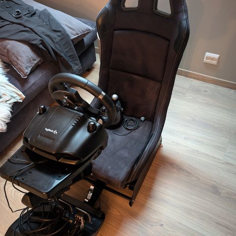 Playseat Revolution + Logitech G920 med gir spak