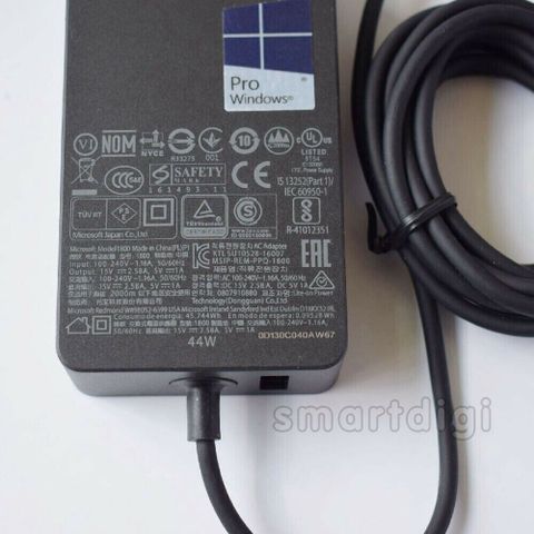 Microsoft Surface Charger Model 1800 15V 44W