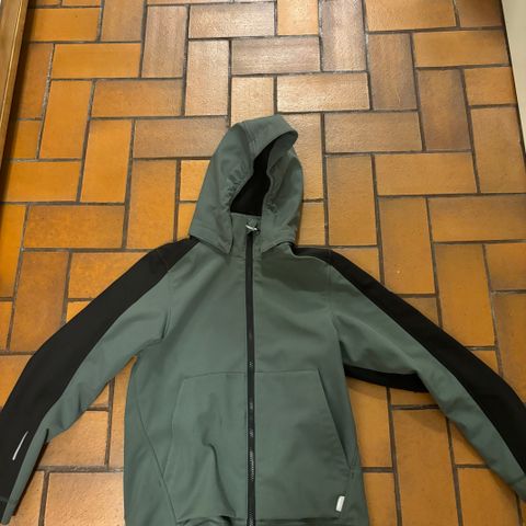 Reima softshell jakke 146( 10-12 år)