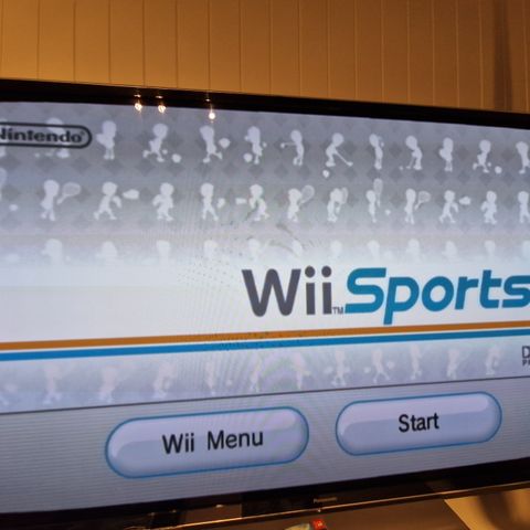 Nintendo Wii med Wii sports. 🕹🎾🎳🥊