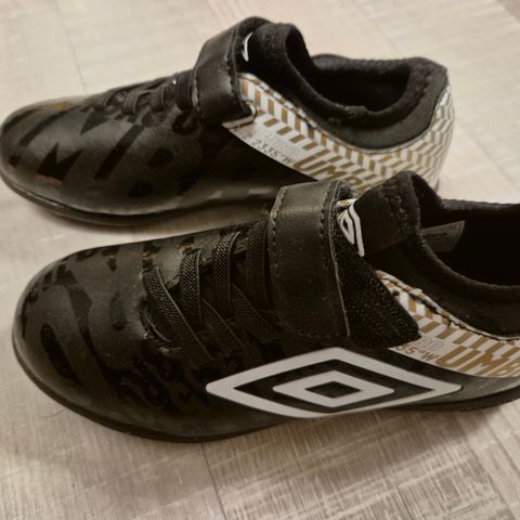 Umbro fotballsko, str 30