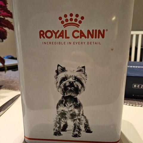 Royal Canin forbeholder