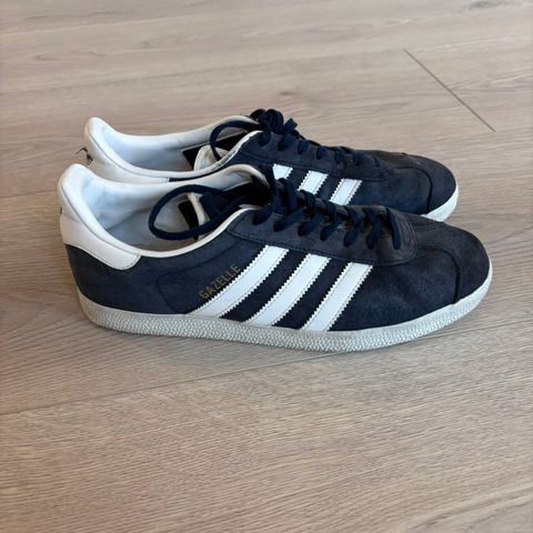 Adidas Gazelle størrelse 41 1/3.