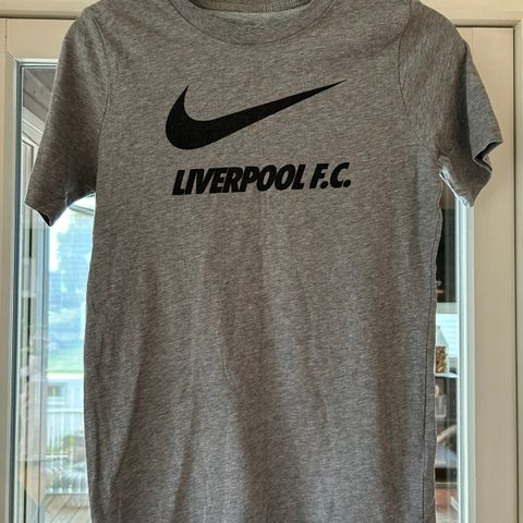 Nike Liverpool gutteklær