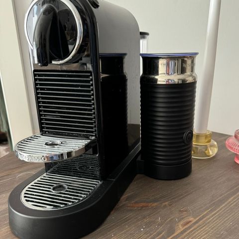 Lite brukt Nespresso kapselmaskin selges