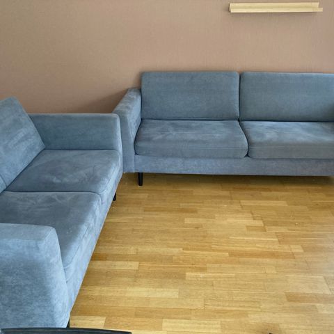 3 og 2 seter sofa selges