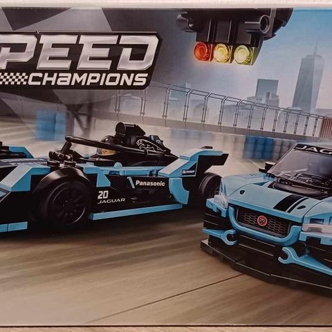 Lego Speed Champions 76898 Formula E Jaguar og Jaguar I-Pace.