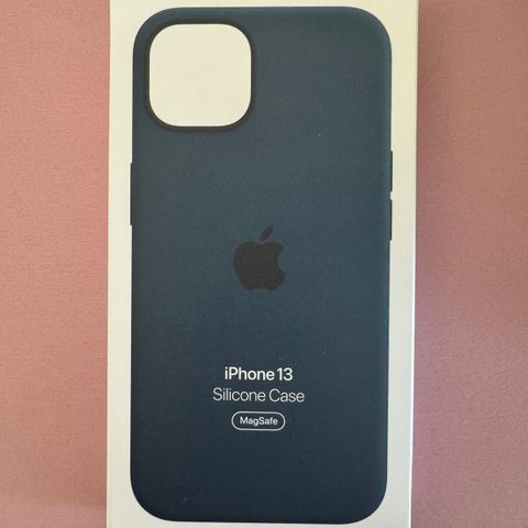 iPhone 13 silicone case - abyss blue