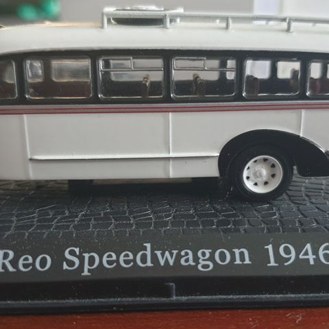 Reo Speedwagon buss T-5769,  1/72