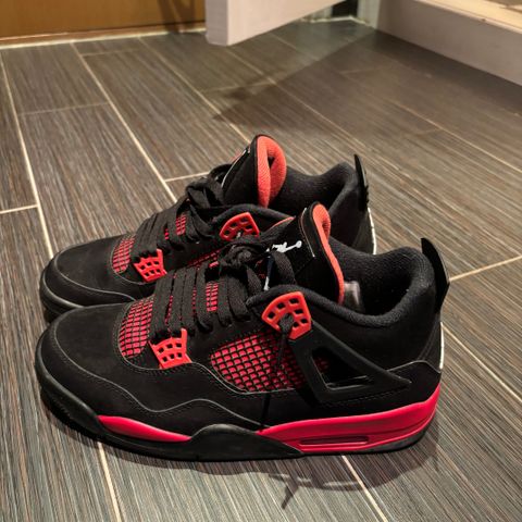 Jordan 4 Retro