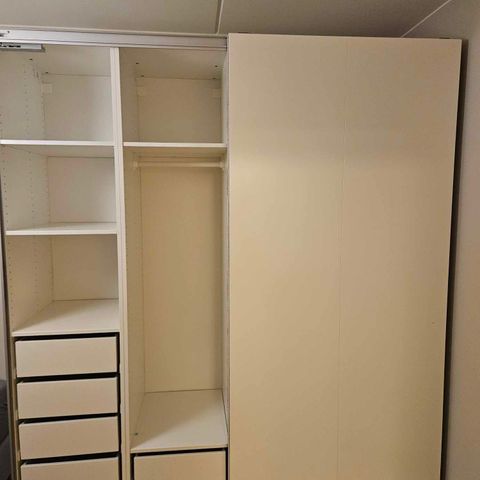 IKEA PAX garderobe skap m/skyvedør