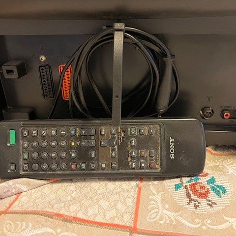 Sony TV. KV- 29x2E. Fra ca år 2000