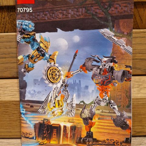 Lego Bionicle 70795 Mask Maker vs. Skull Grinder