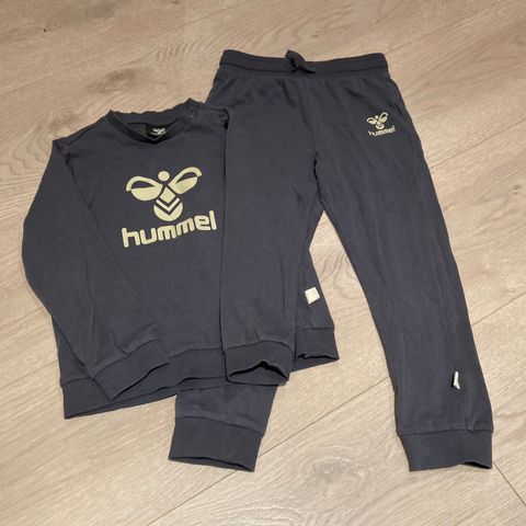 Hummel joggedress str 104 pent brukt