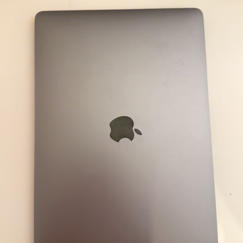 MacBook Pro 13-inch, M1, 2020 (Kjøpt ny i 2022)