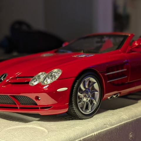 Mercedes SLR McLaren roadster 2007 !!! ( 1/18 ) Modellbil mulighet!